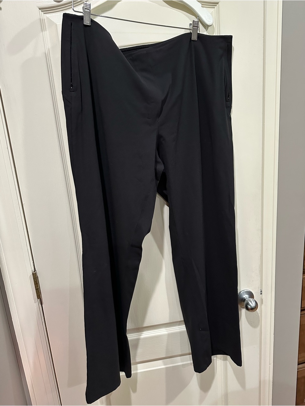 Lululemon Define HR Wide Leg pant Luon Size 20 (tag missing). Worn once.
